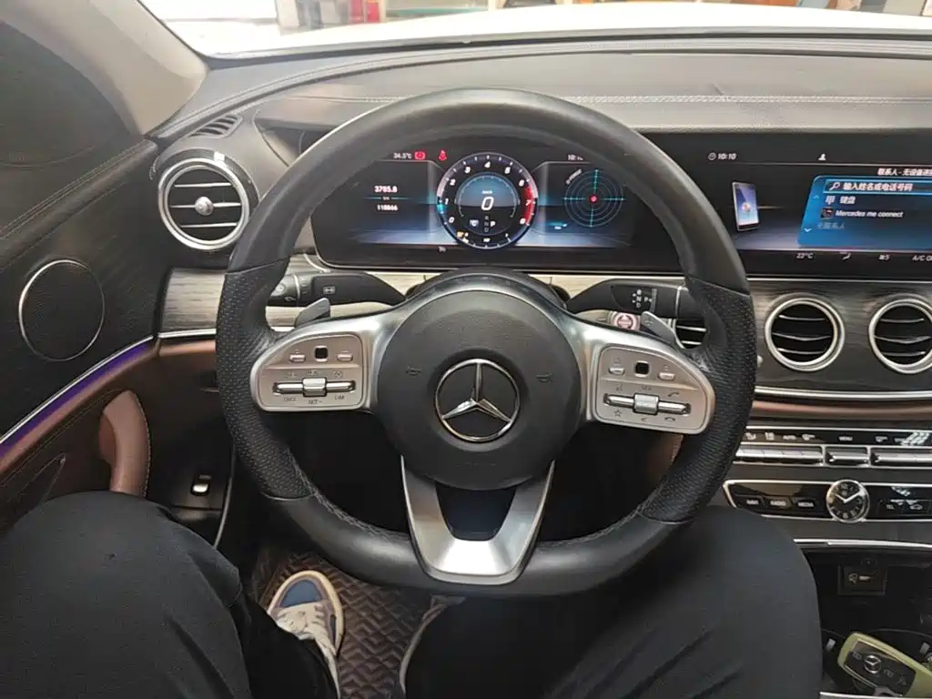 Mercedes-Benz E-Class — фото 11