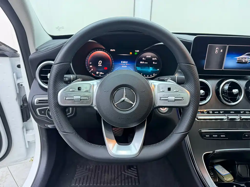 Mercedes-Benz C-Class — фото 11