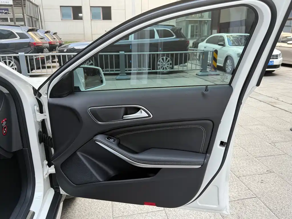 Mercedes-Benz GLA — фото 11