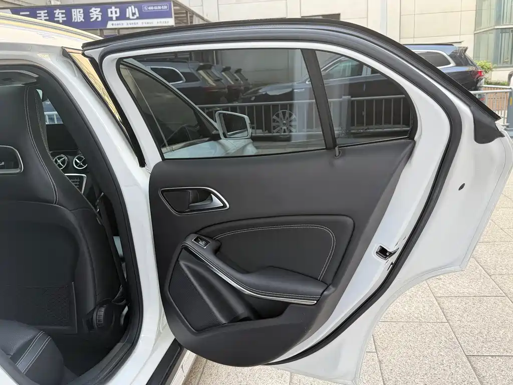 Mercedes-Benz GLA — фото 13
