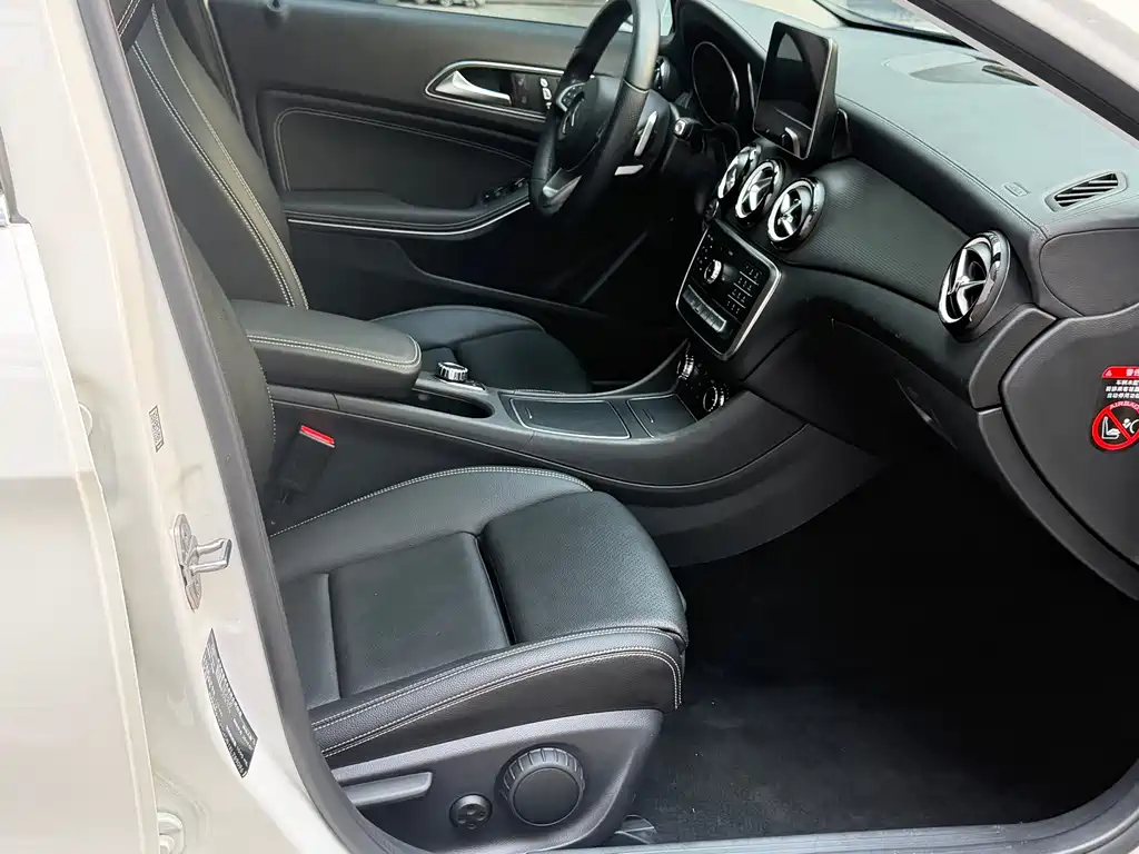 Mercedes-Benz GLA — фото 15
