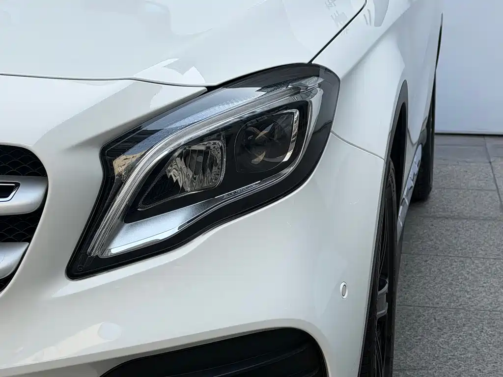 Mercedes-Benz GLA — фото 6