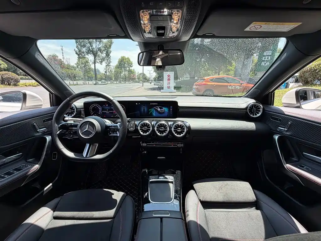 Mercedes-Benz A-Class — фото 11