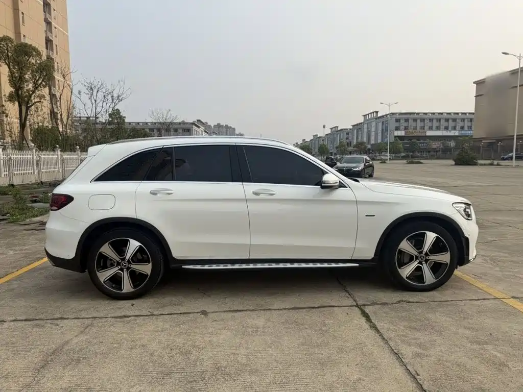 Mercedes-Benz GLC — фото 10