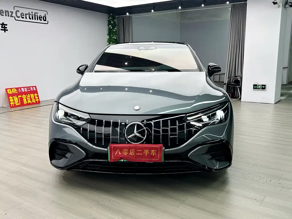 Mercedes-Benz EQE AMG — фото 3