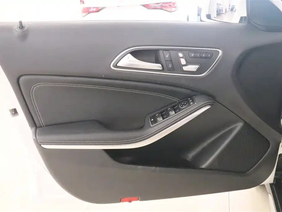 Mercedes-Benz GLA — фото 11