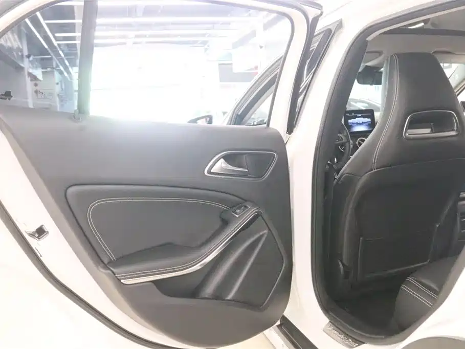 Mercedes-Benz GLA — фото 14