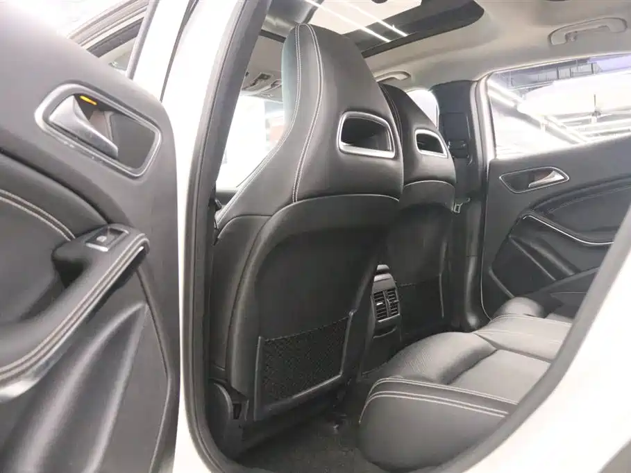 Mercedes-Benz GLA — фото 15