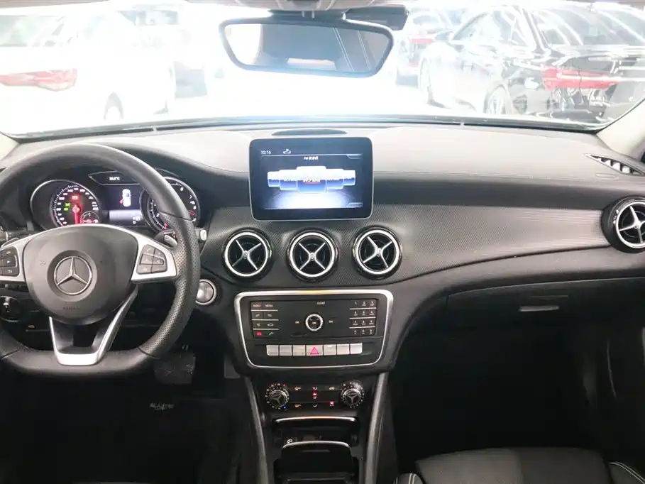 Mercedes-Benz GLA — фото 5