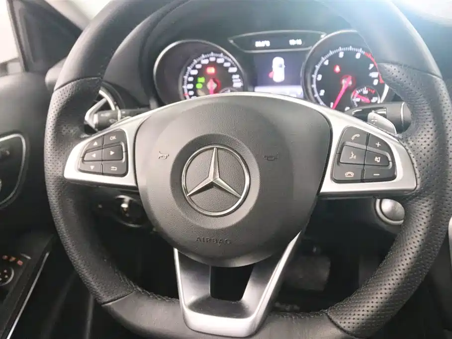 Mercedes-Benz GLA — фото 6