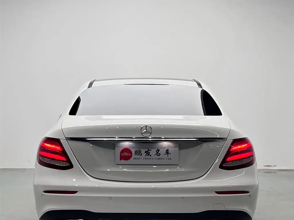 Mercedes-Benz E-Class — фото 18