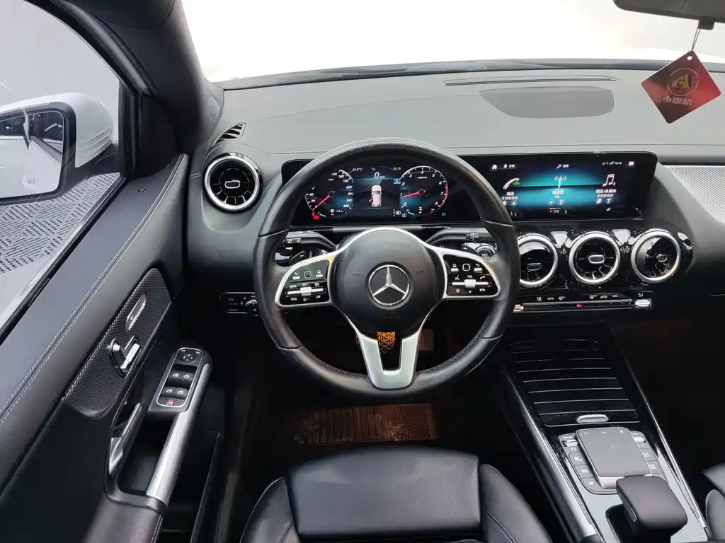 Mercedes-Benz GLA — фото 13