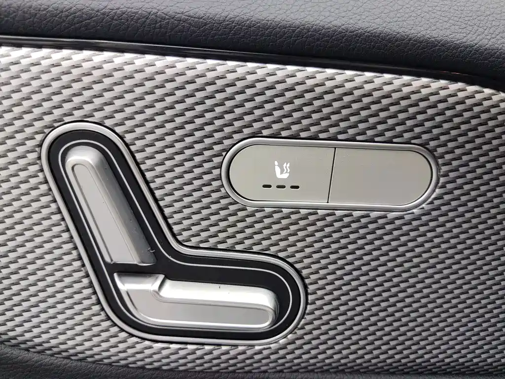 Mercedes-Benz GLA — фото 15