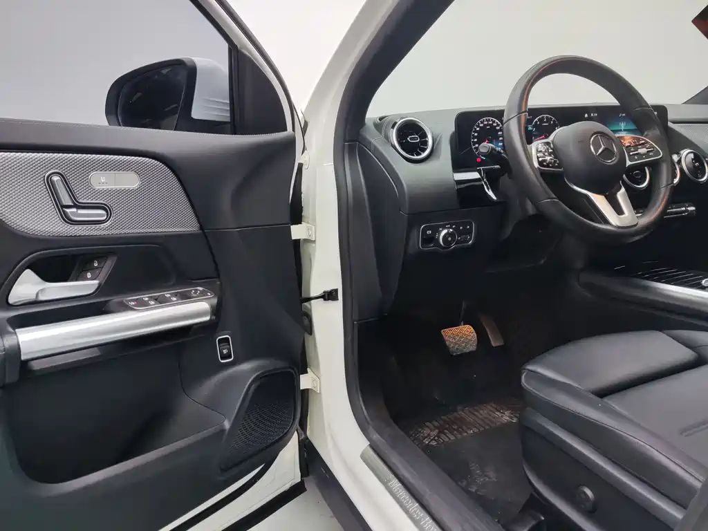 Mercedes-Benz GLA — фото 10
