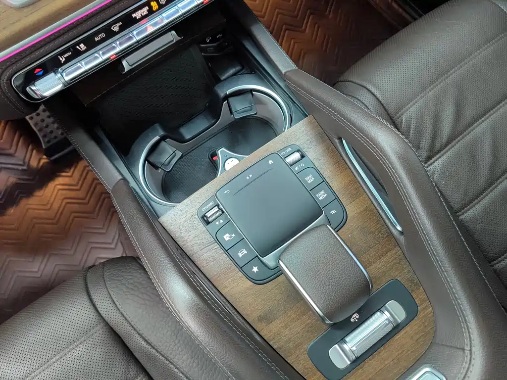 Mercedes-Benz GLS — фото 11
