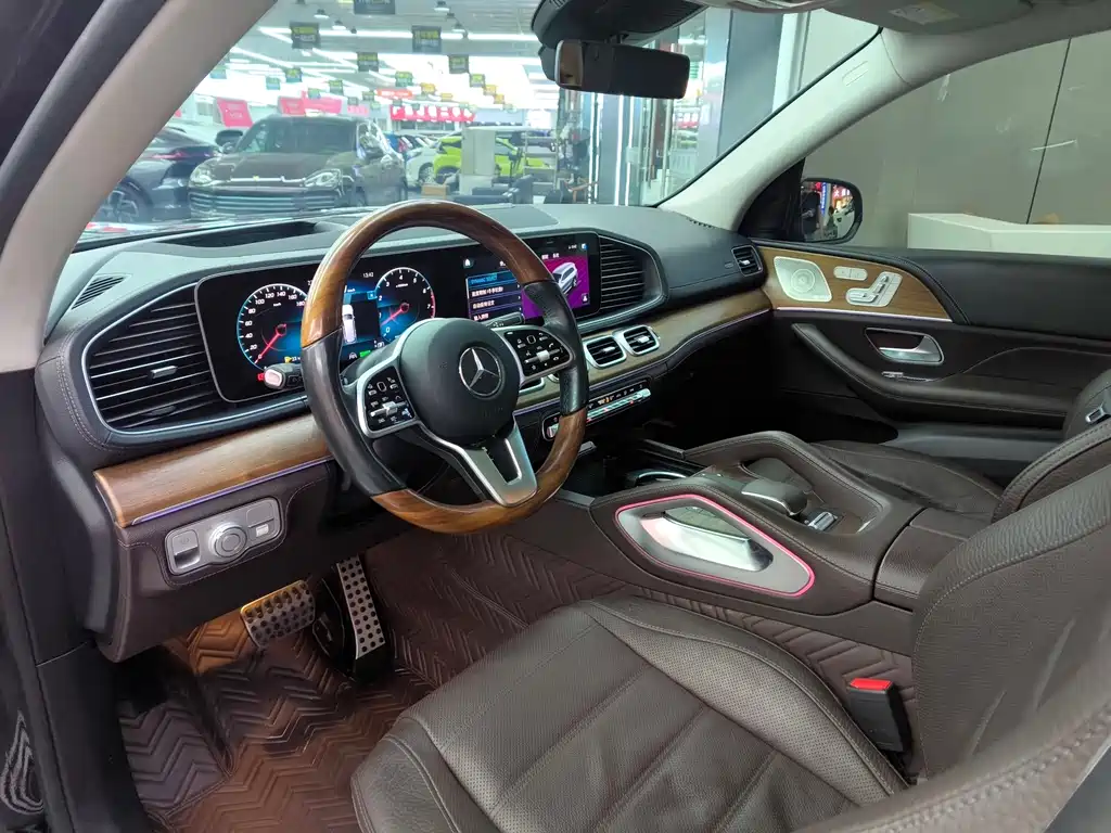 Mercedes-Benz GLS — фото 14
