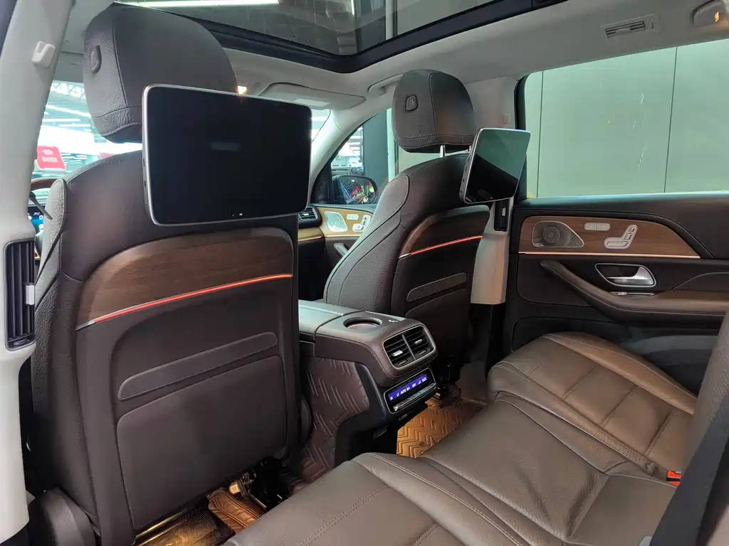 Mercedes-Benz GLS — фото 15