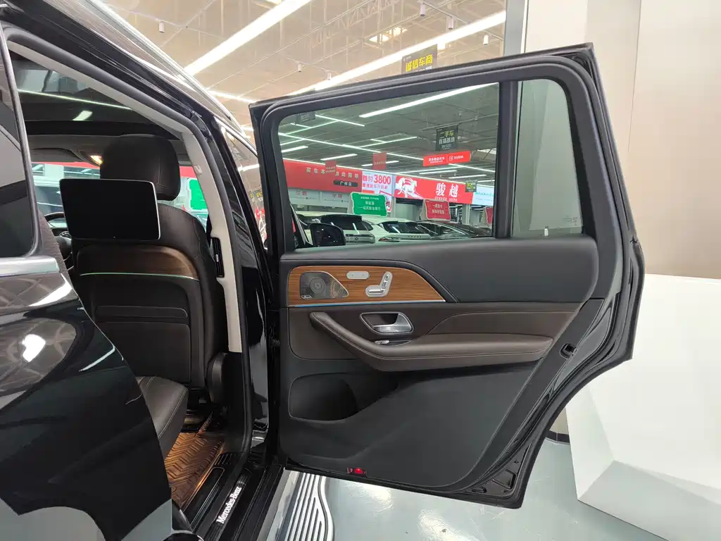 Mercedes-Benz GLS — фото 26