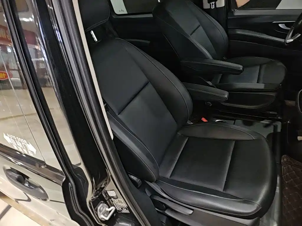 Mercedes-Benz Vito — фото 25