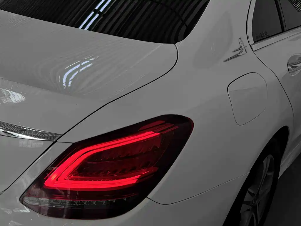 Mercedes-Benz C-Class — фото 18