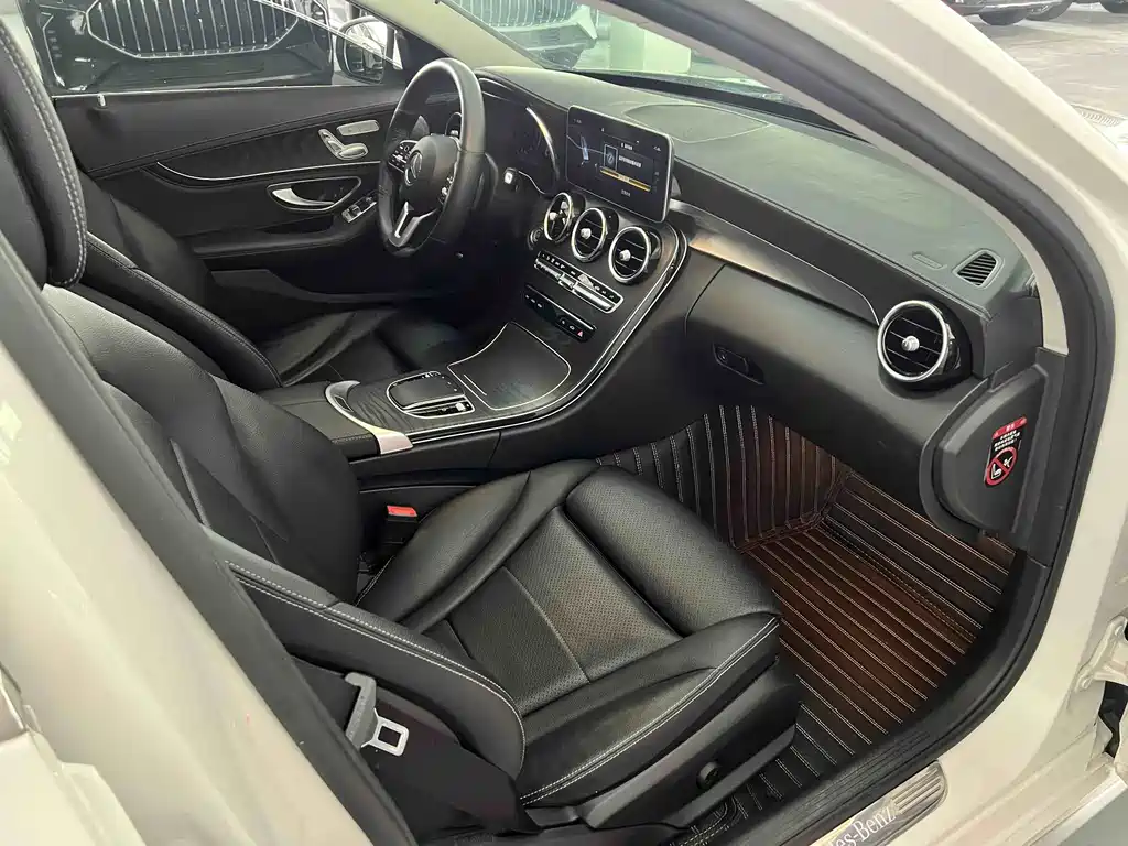 Mercedes-Benz C-Class — фото 19