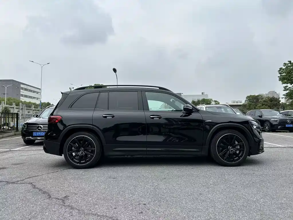 Mercedes-Benz GLB AMG — фото 4