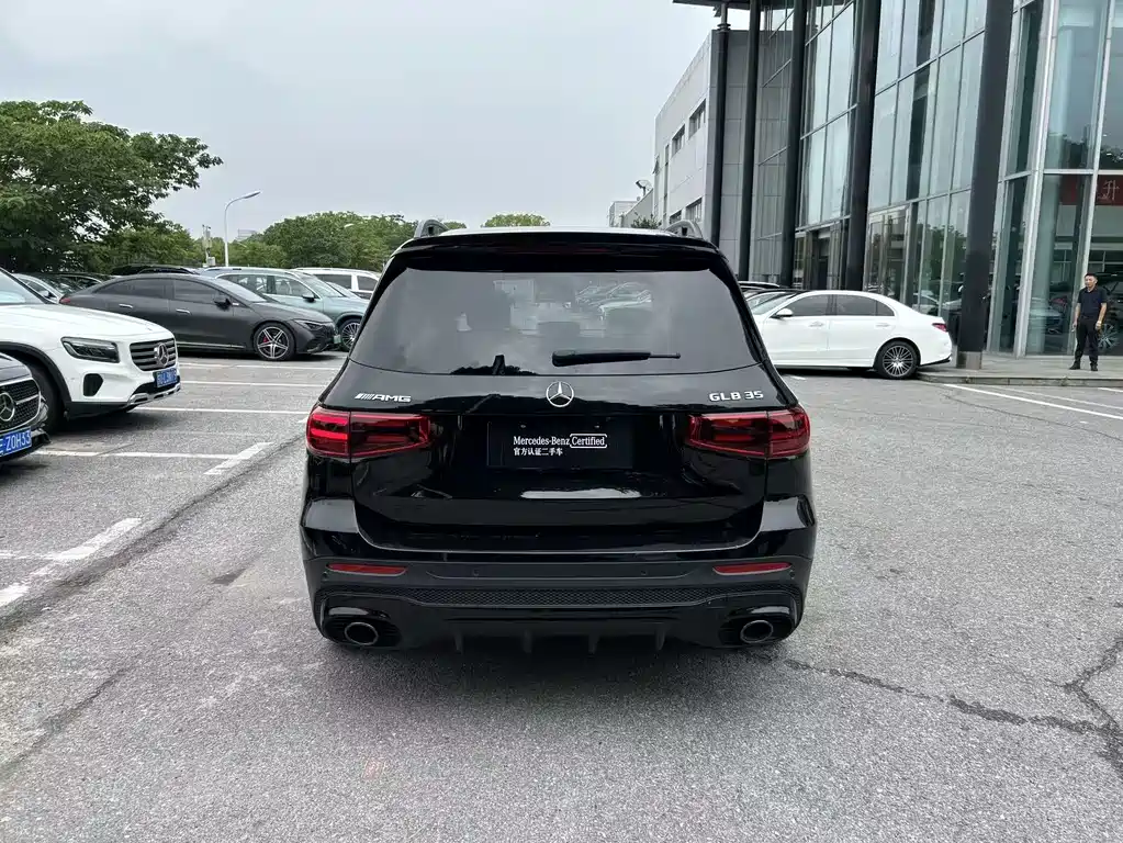 Mercedes-Benz GLB AMG — фото 6