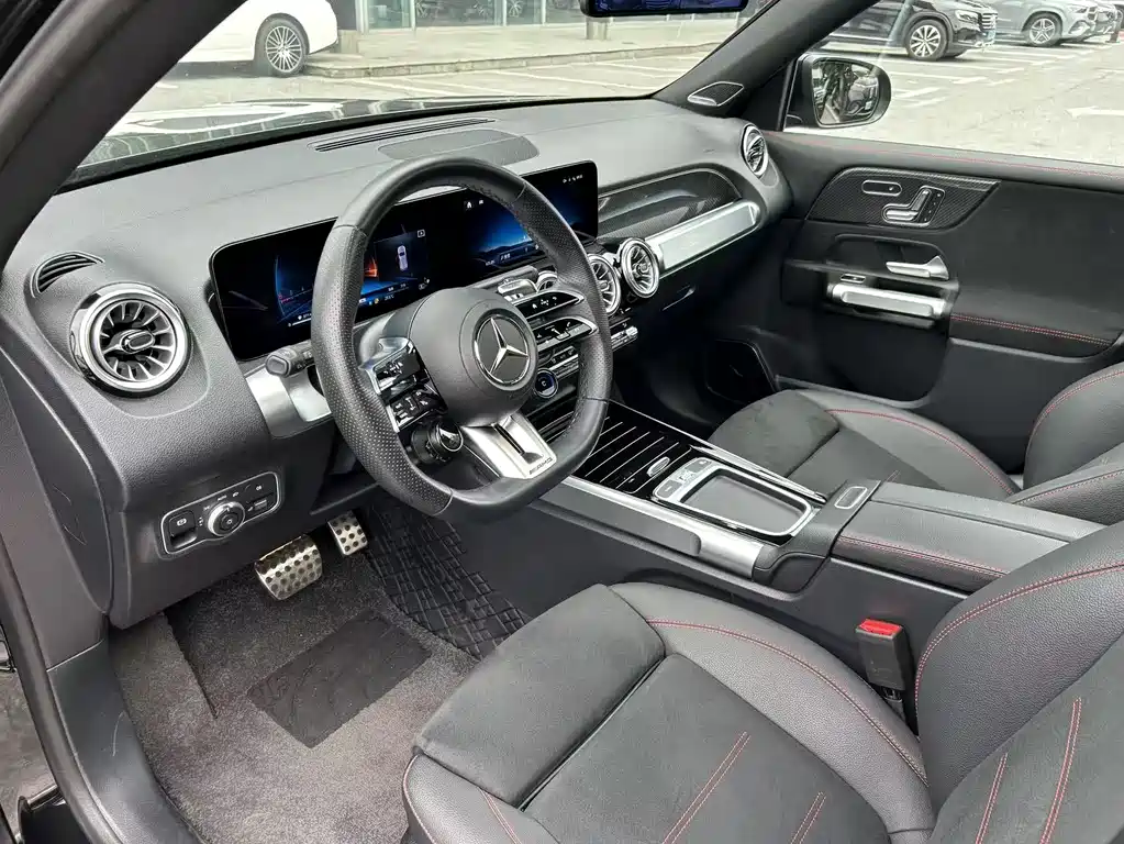 Mercedes-Benz GLB AMG — фото 9