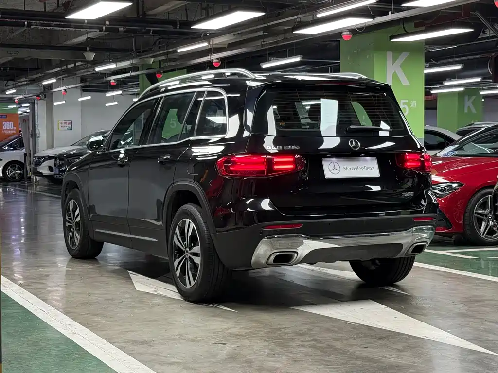 Mercedes-Benz GLB — фото 15