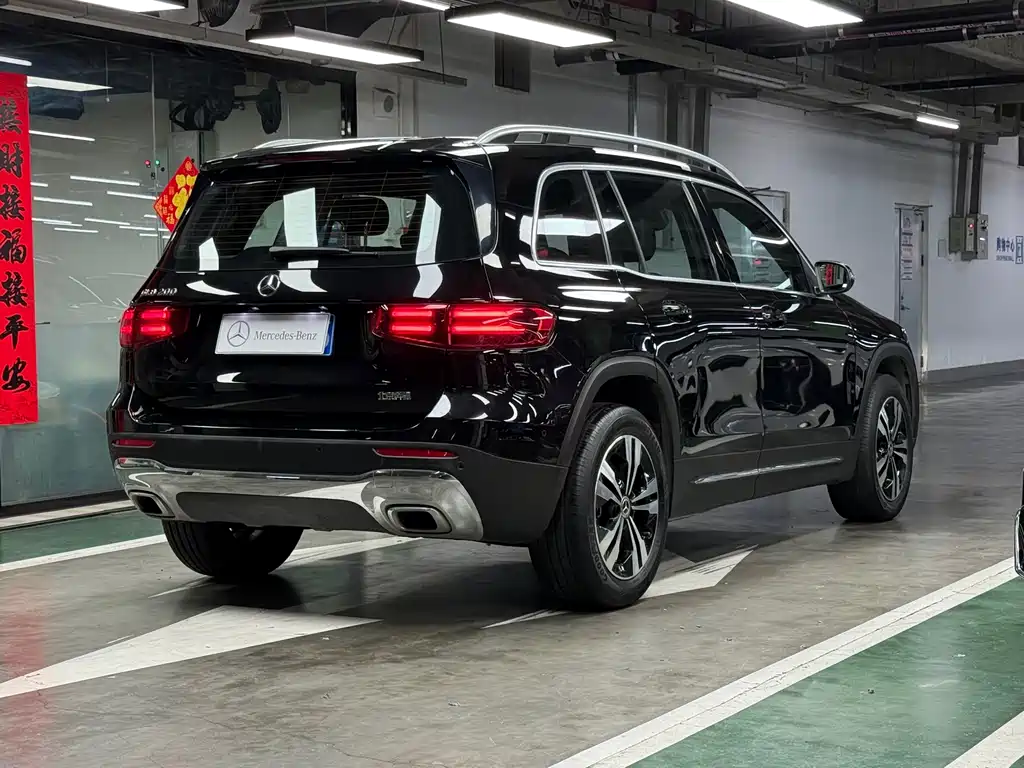 Mercedes-Benz GLB — фото 17