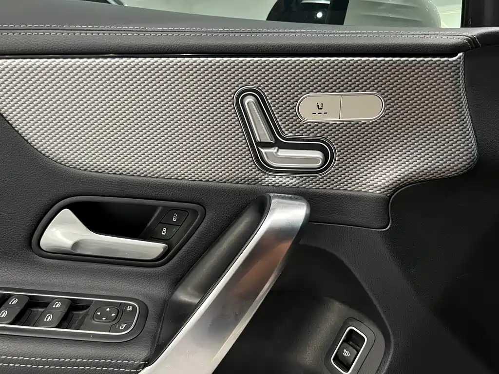 Mercedes-Benz A-Class — фото 13