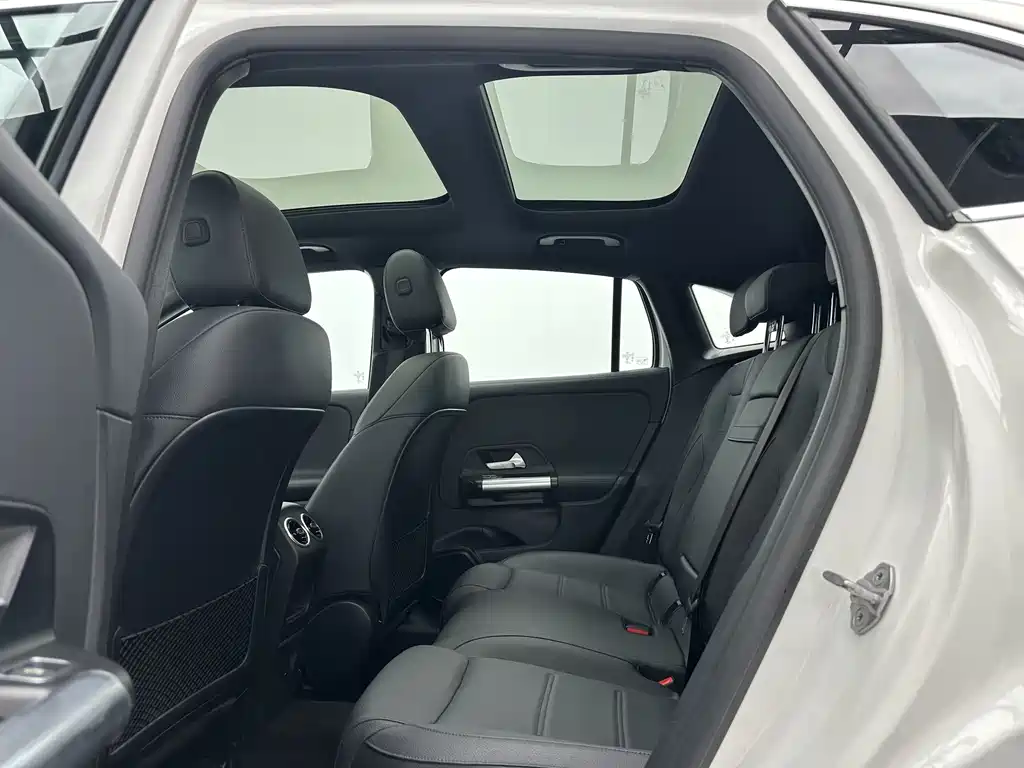 Mercedes-Benz GLA — фото 6