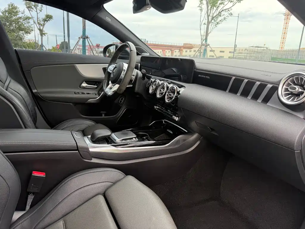 Mercedes-Benz CLA AMG — фото 11