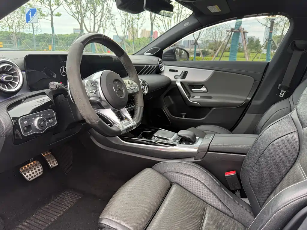 Mercedes-Benz CLA AMG — фото 8