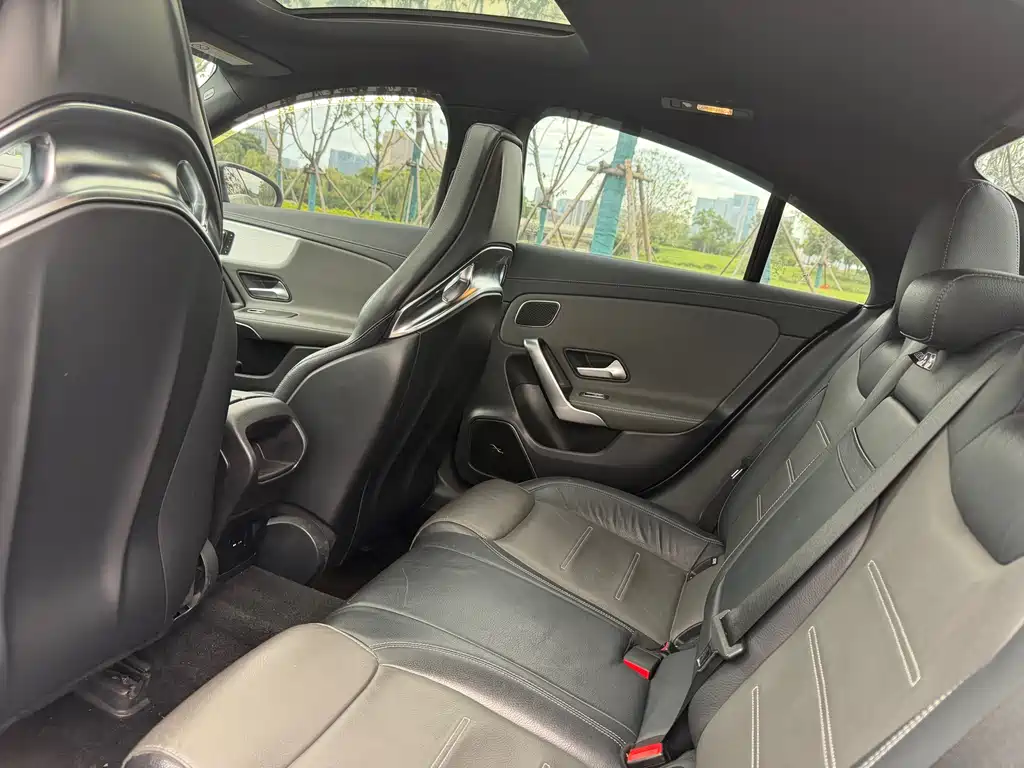 Mercedes-Benz CLA AMG — фото 10