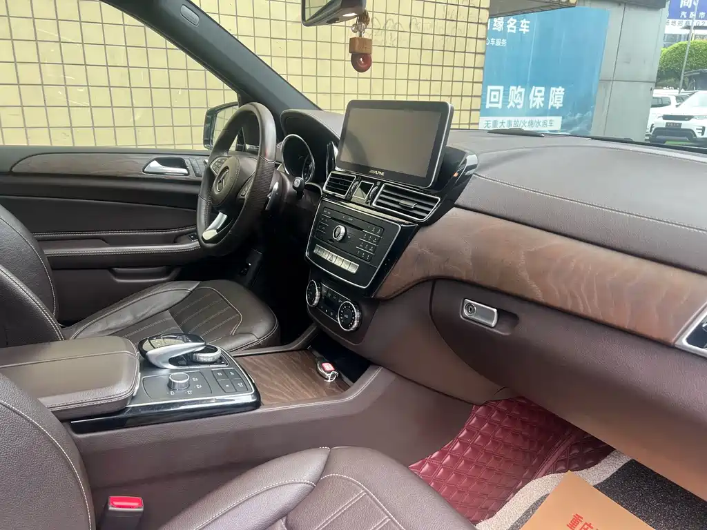 Mercedes-Benz GLS — фото 9
