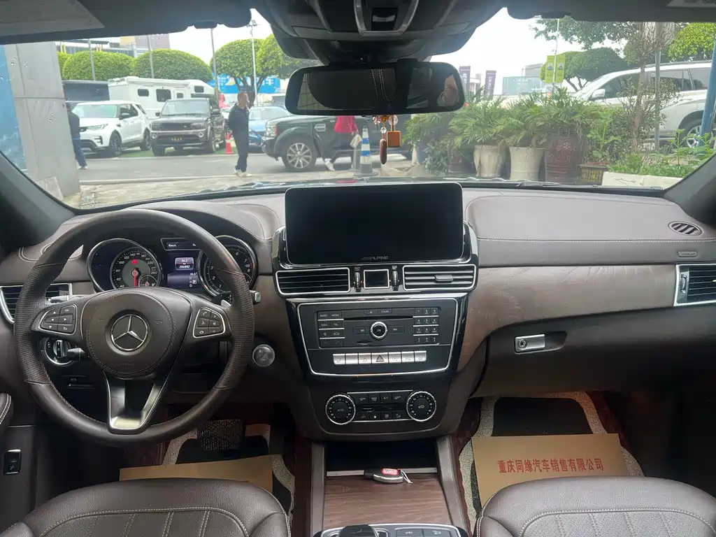 Mercedes-Benz GLS — фото 10