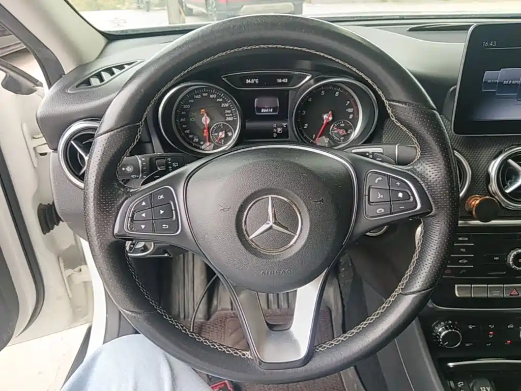 Mercedes-Benz GLA — фото 11