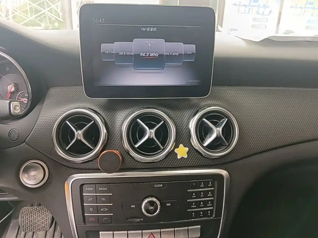 Mercedes-Benz GLA — фото 13