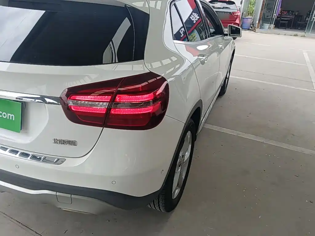 Mercedes-Benz GLA — фото 8