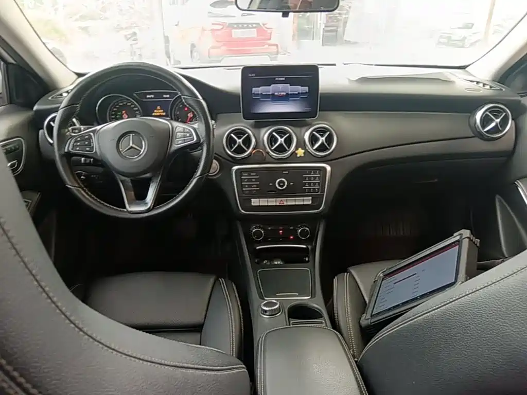 Mercedes-Benz GLA — фото 10