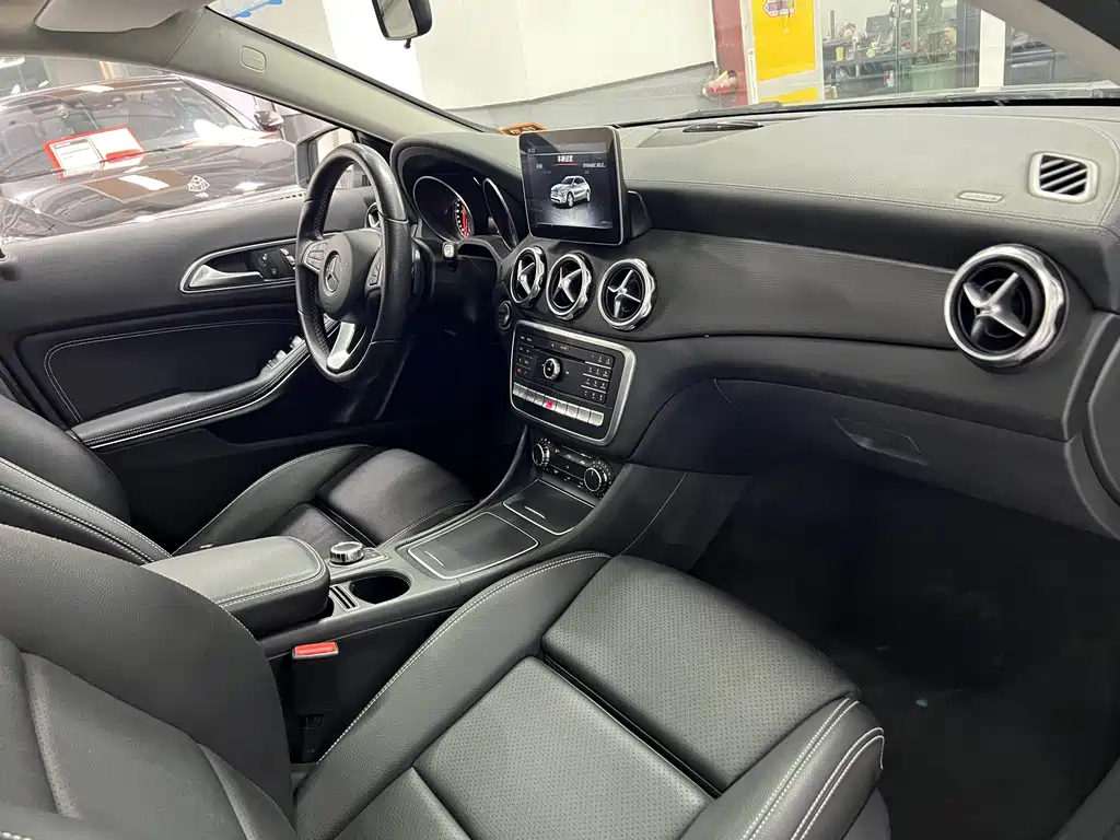 Mercedes-Benz GLA — фото 13