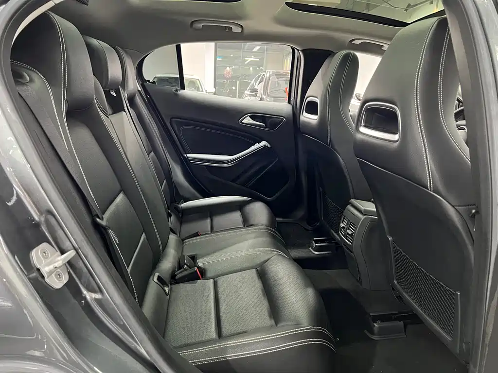 Mercedes-Benz GLA — фото 15