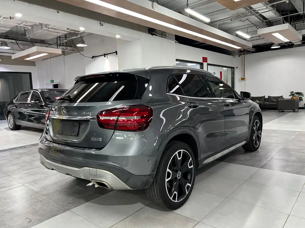 Mercedes-Benz GLA — фото 7