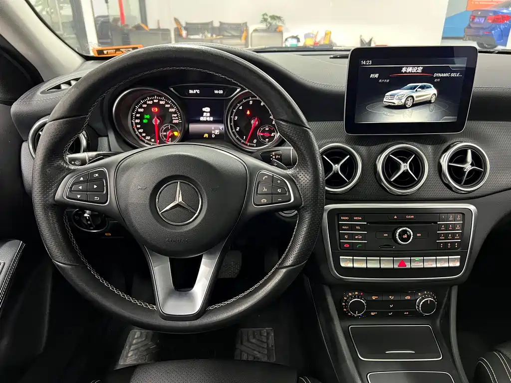 Mercedes-Benz GLA — фото 8