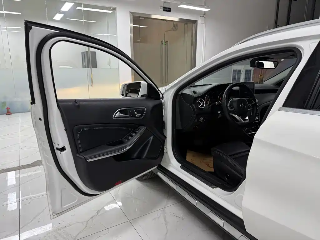 Mercedes-Benz GLA — фото 8