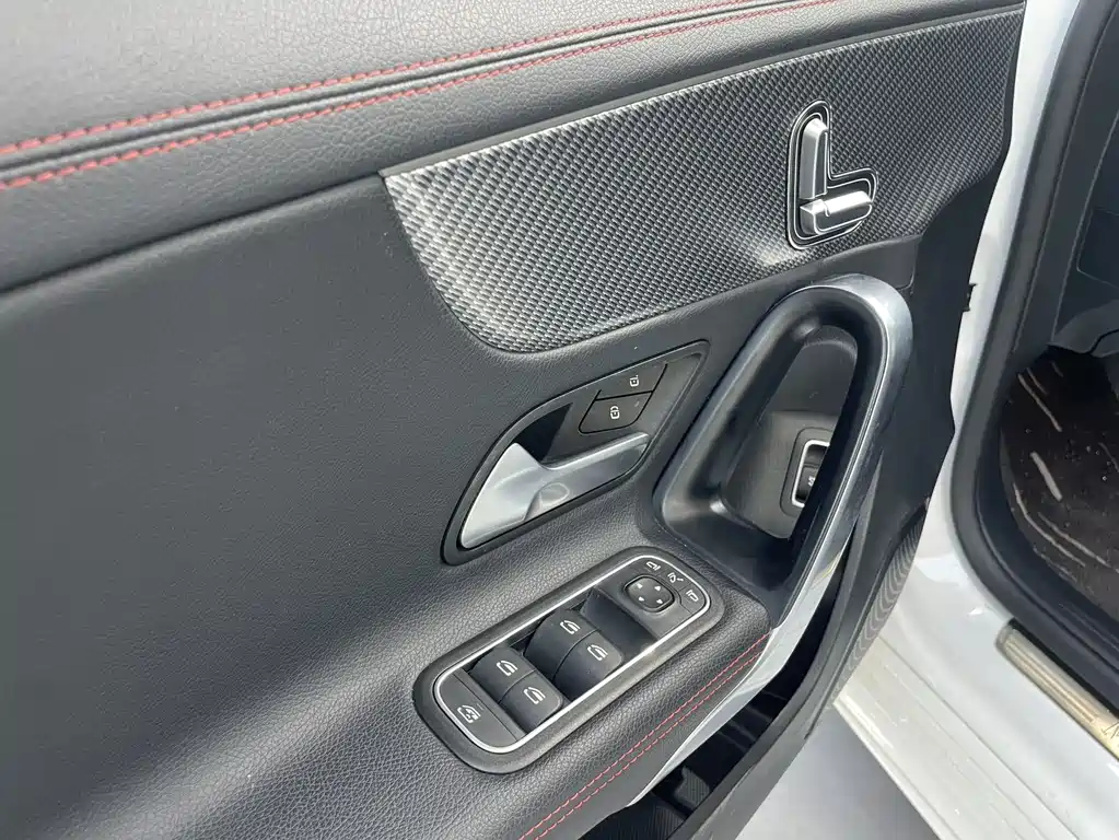 Mercedes-Benz A-Class — фото 10