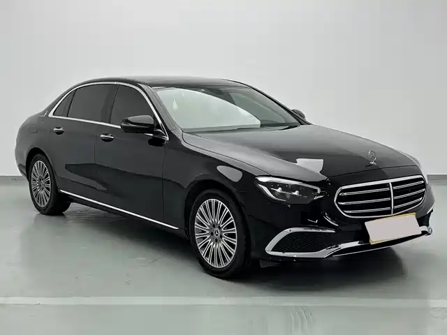 Mercedes-Benz E-Class — фото 3