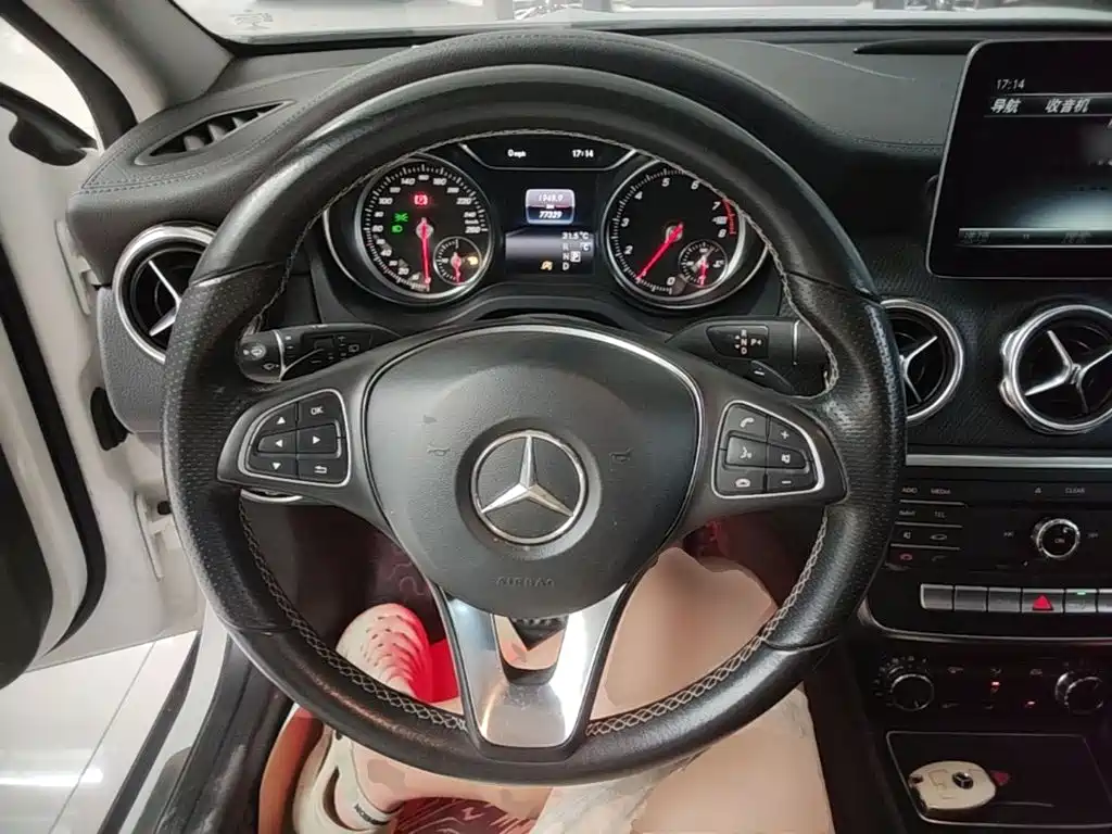Mercedes-Benz GLA — фото 11