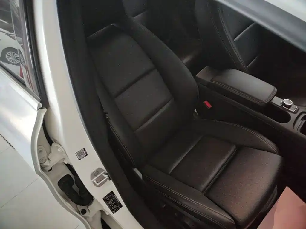 Mercedes-Benz GLA — фото 25